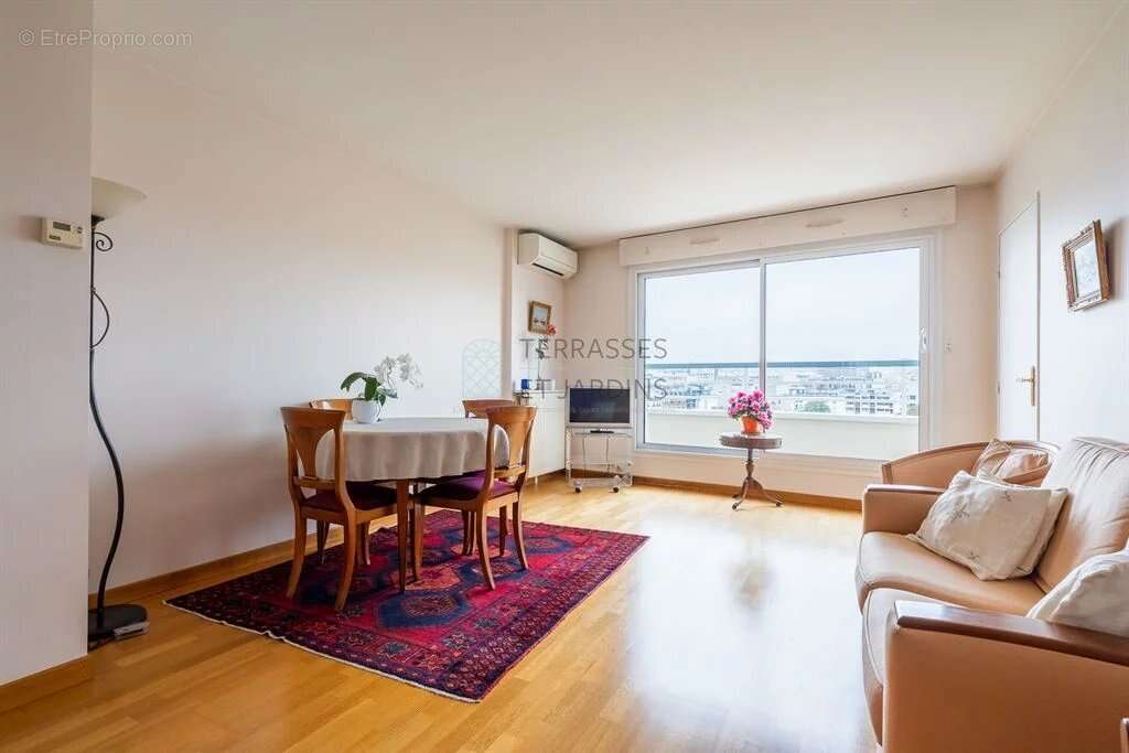 Appartement à PARIS-20E