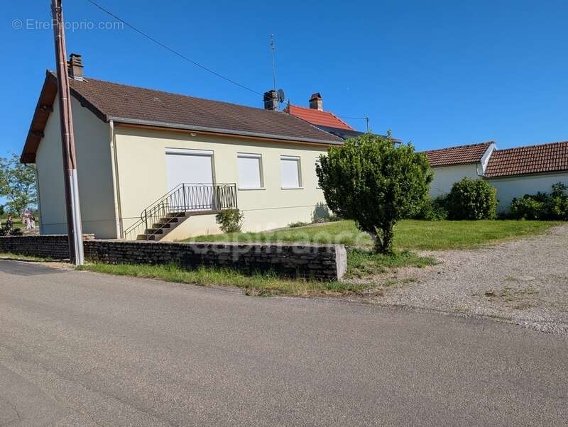 Maison à BLETTERANS