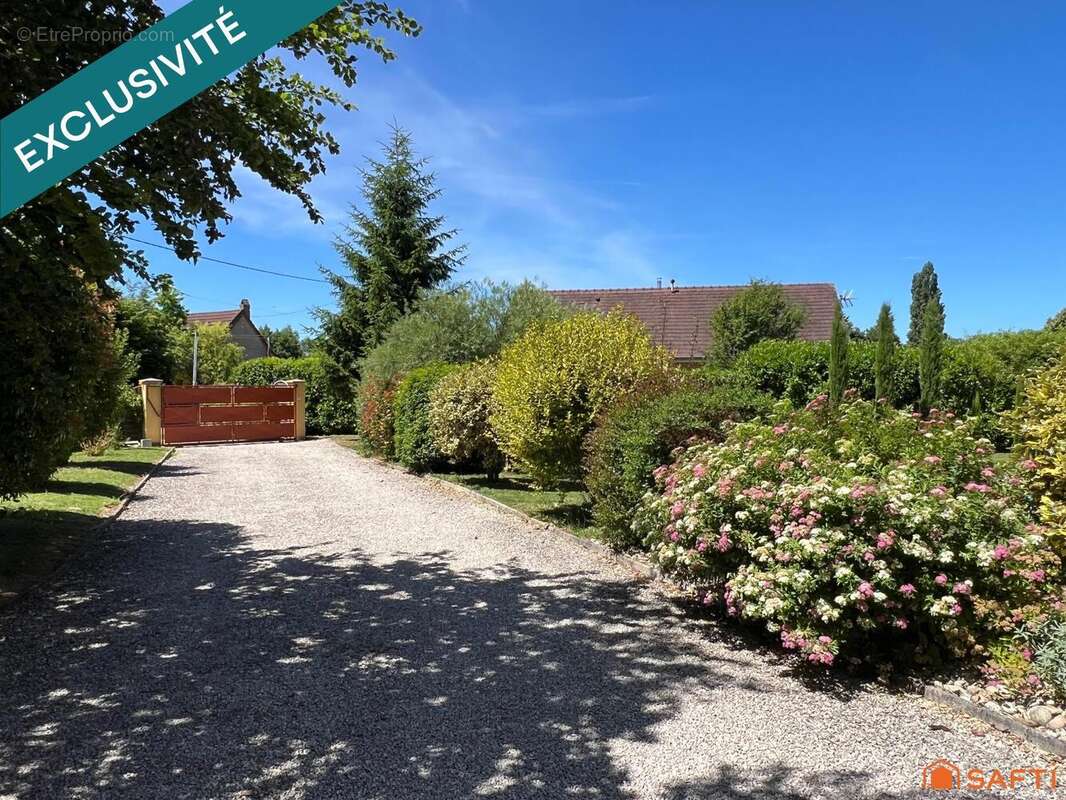 Maison 114 m² à La Chapelle-Saint-Sauveur  - photo 7