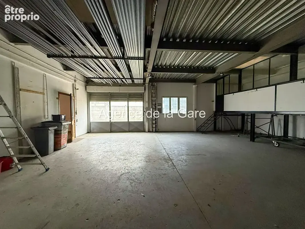 Local d'Activité et bureaux de 163 m² Sartrouville - photo 1