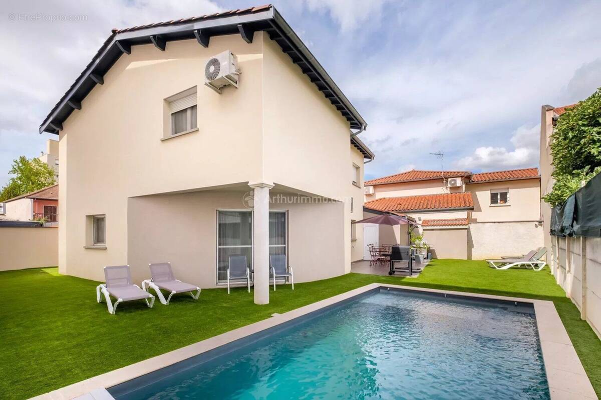 Maison à VILLEURBANNE