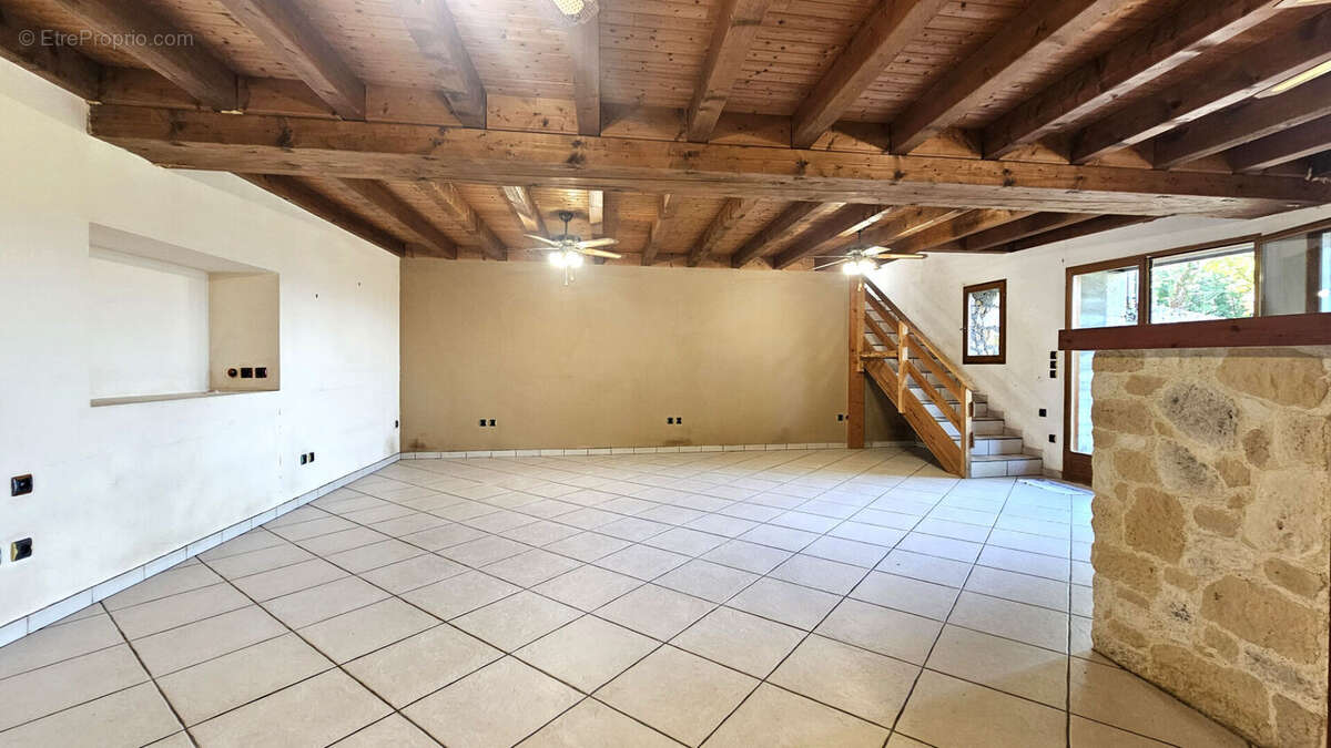 Maison à SAINT-GENIX-SUR-GUIERS