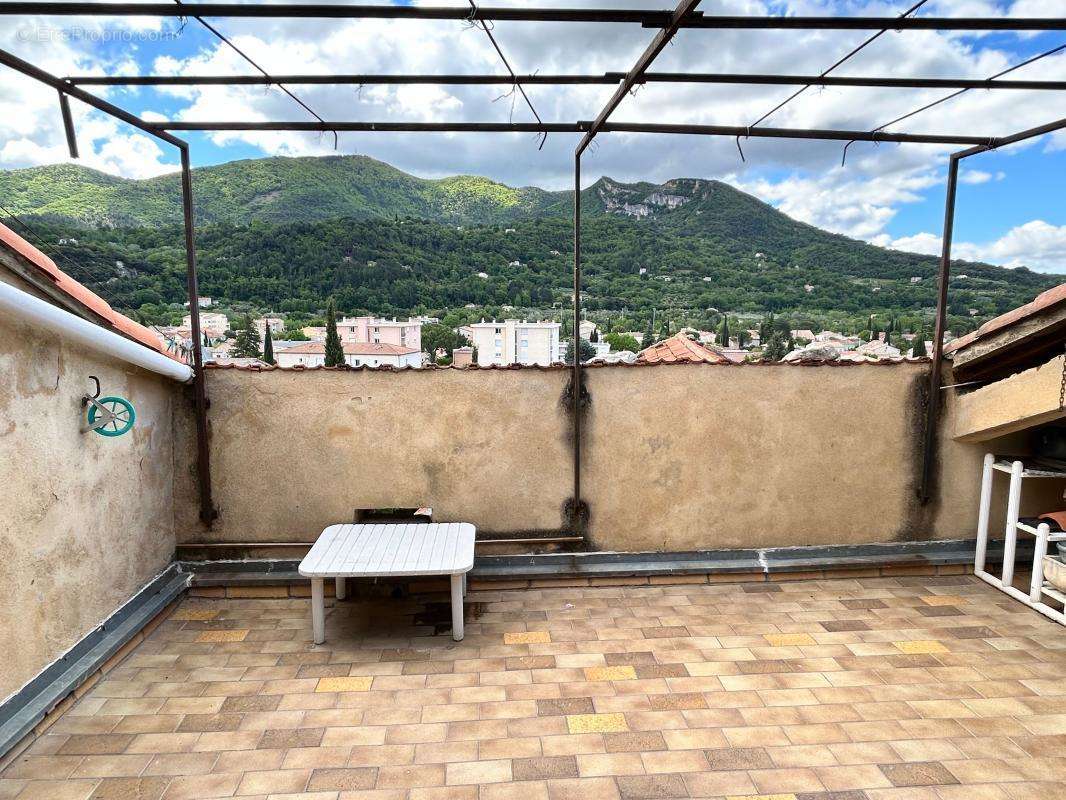 Appartement à NYONS