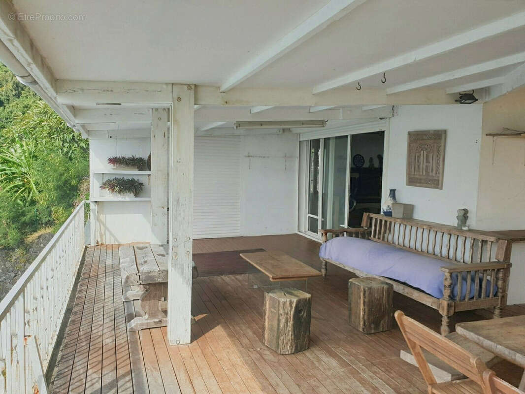 Maison 170 m² à Saint-Denis  - photo 7