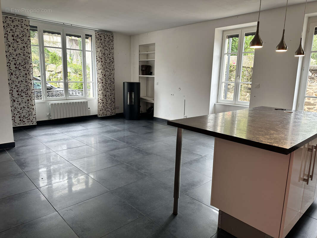 Appartement à SAINT-ETIENNE