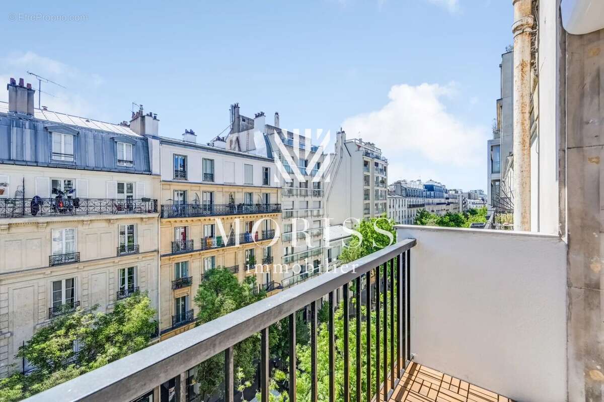 Appartement à PARIS-17E