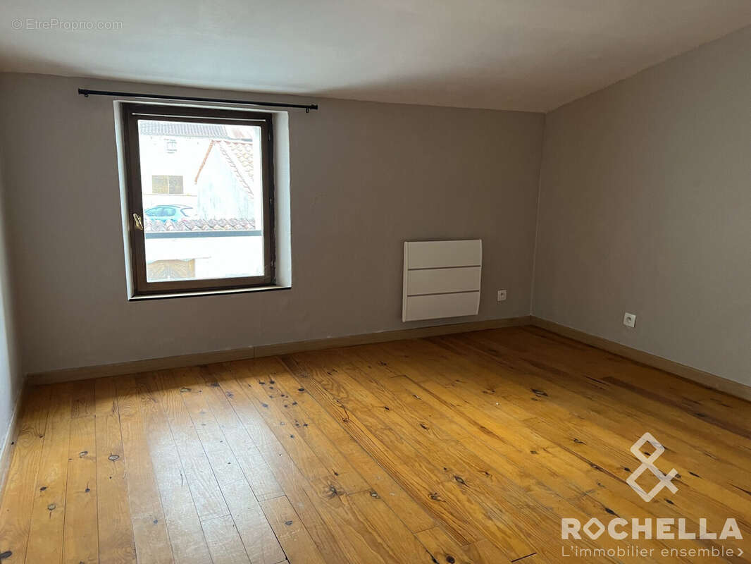 Maison 116 m² à La Vergne  - photo 7