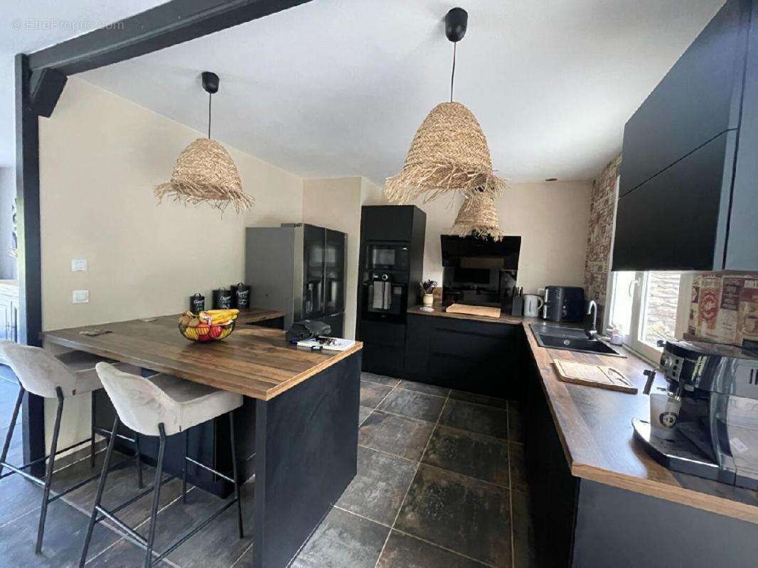 Maison 87 m² à Saint-Cyr  - photo 3