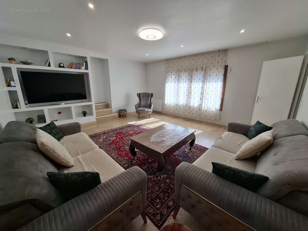 Maison à COULOMMIERS