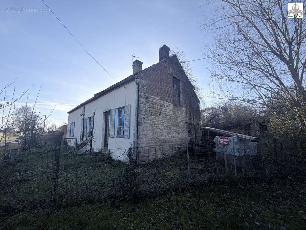 Maison à GLANON