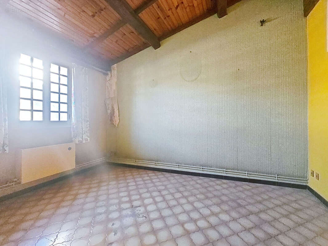 AVIGNON INTRA-MUROS. Appartement T2 35m² terrasse sans vis à vis - photo 2