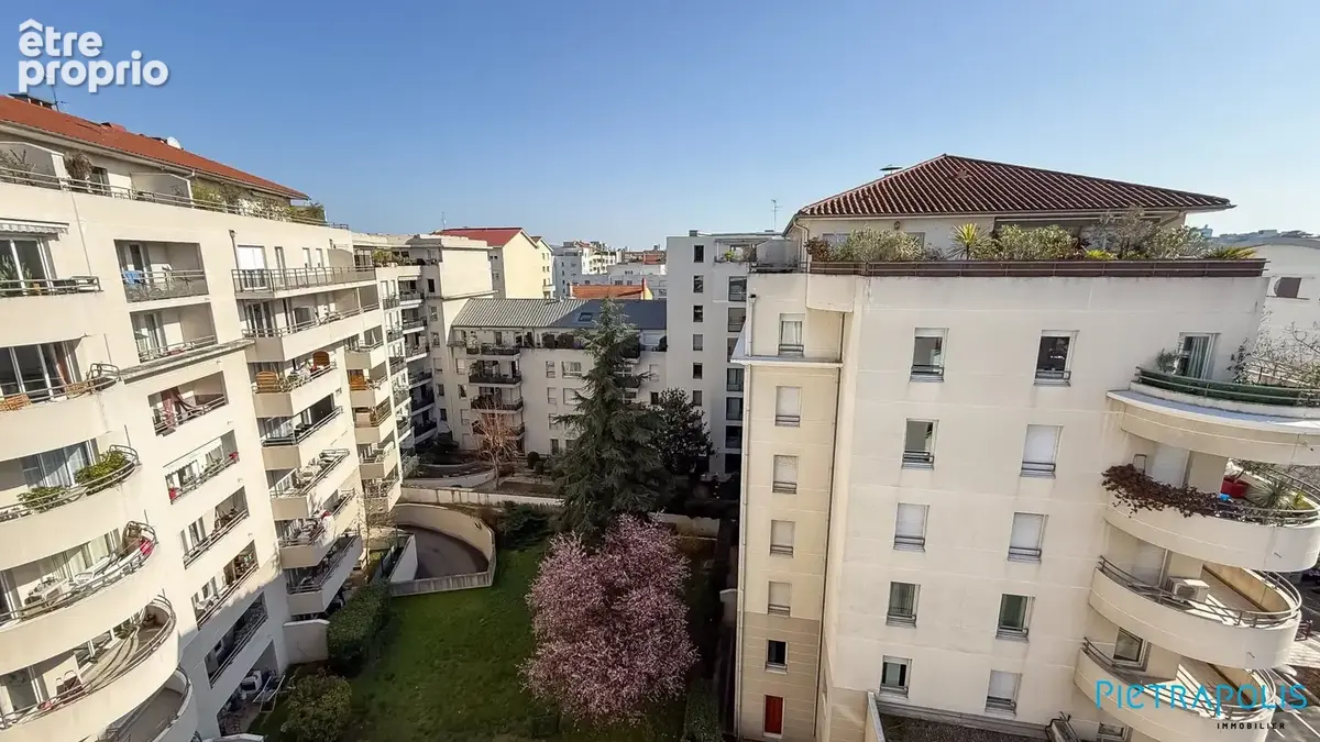 Appartement 5 pièces 125 m² à vendre à Villeurbanne (69100) - photo 8