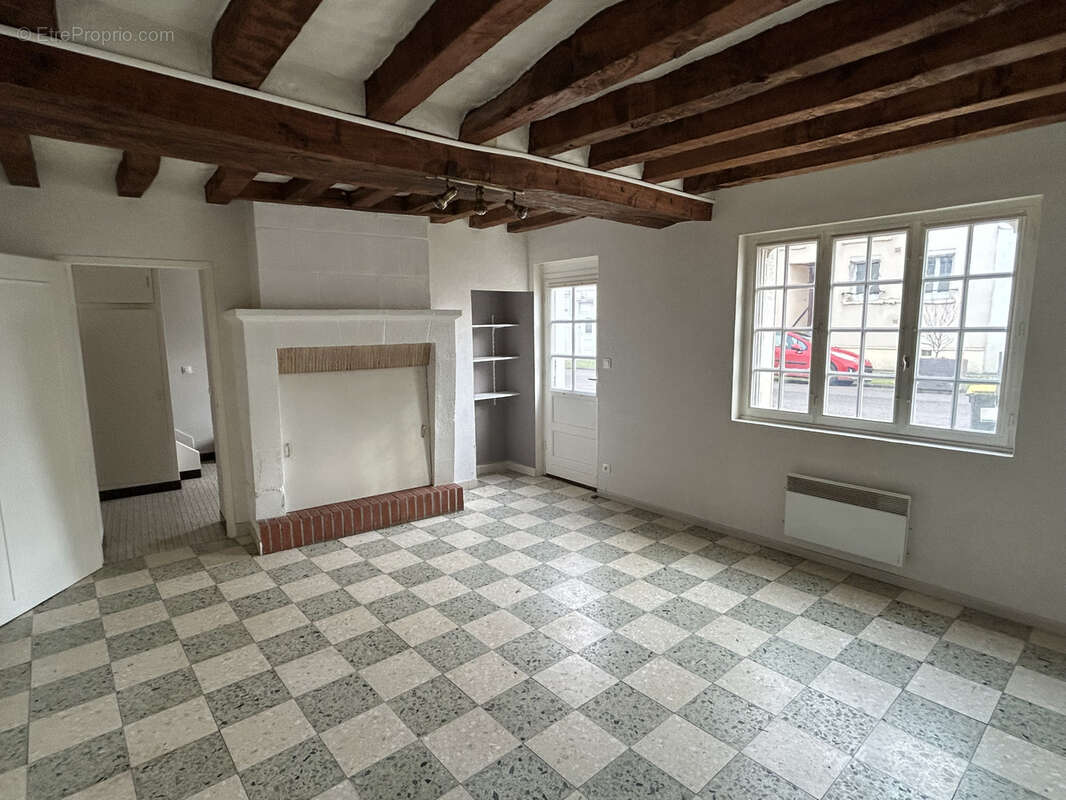 Maison à SAINT-JUST-SUR-DIVE