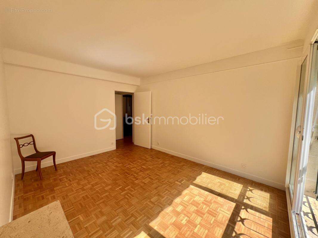 Appartement à VILLE-D'AVRAY