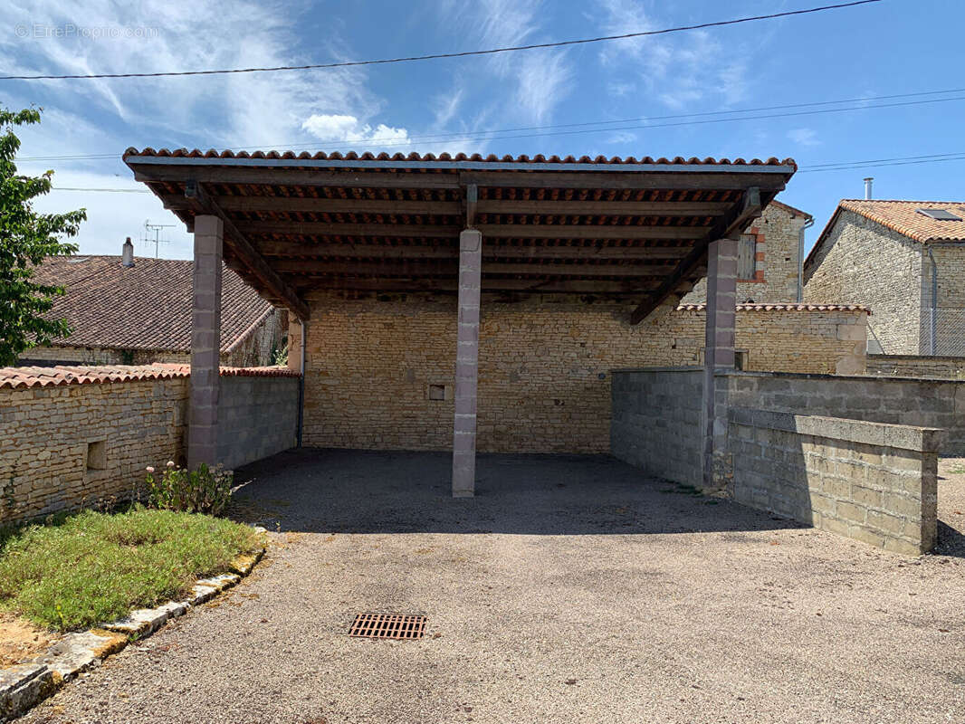 CHARENTE, Proche Verteuil-sur-charente, Maison A Vendre - photo 4