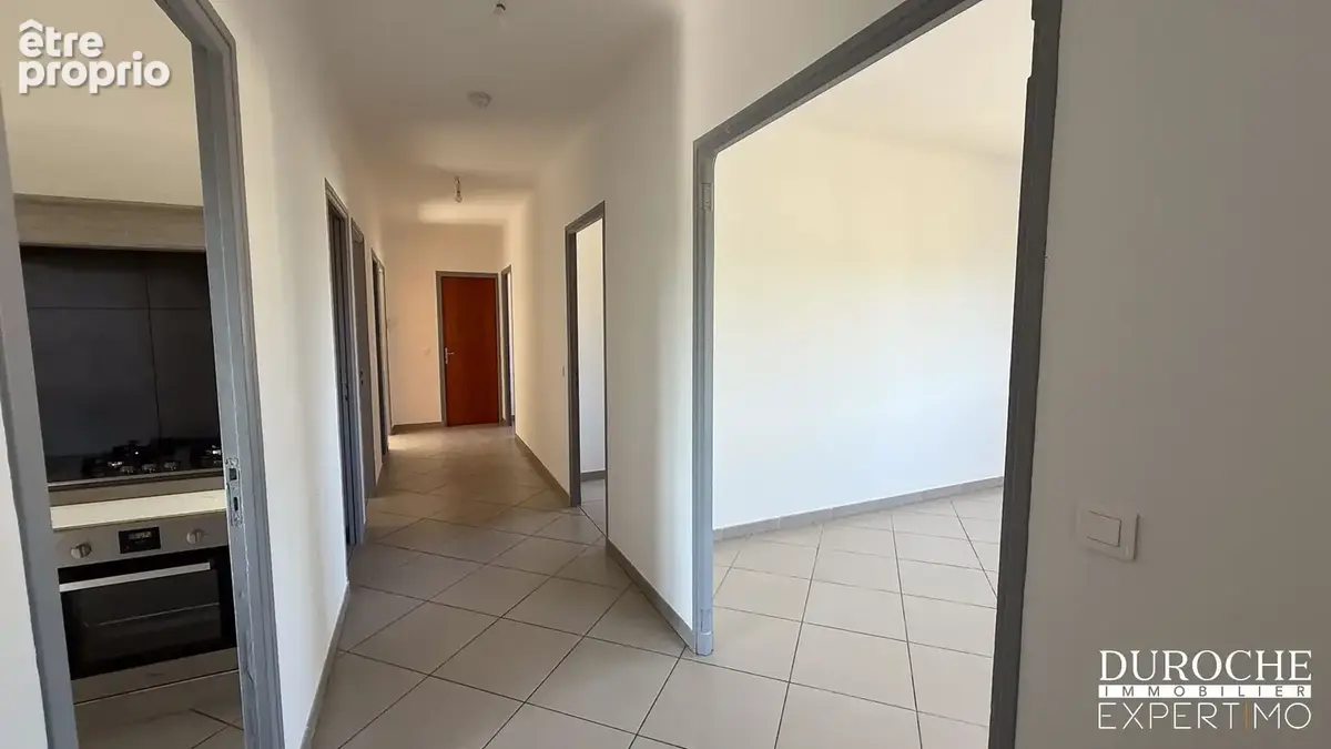 TRESQUES, 20mn d'UZES, maison comprenant deux logements indépendants avec garage sur parcelle de 1444m2 - photo 6