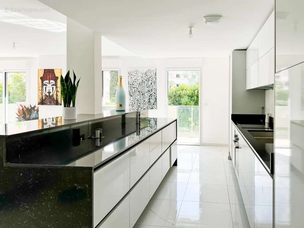 Appartement à ROQUEBRUNE-CAP-MARTIN