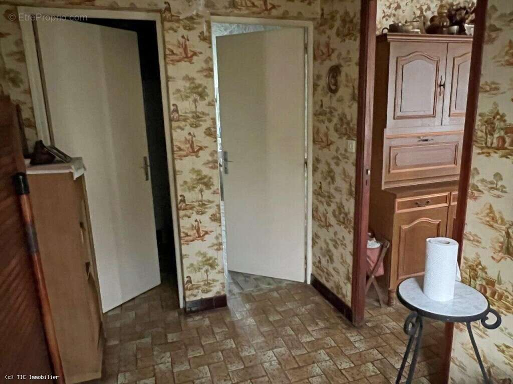 Maison à NANTEUIL-EN-VALLEE