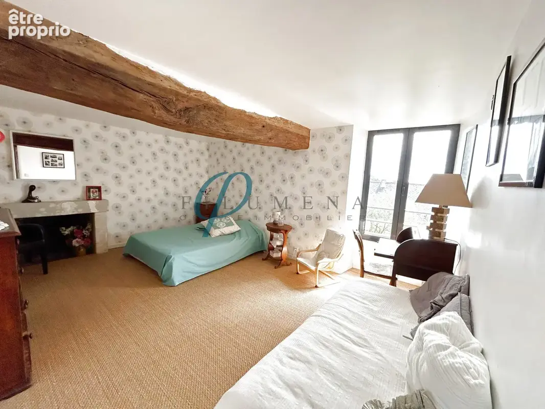 À vendre, Magnifique Manoir au Charme Indéniable de 254m2 avec dépendances et une entrée indépendante. - photo 10