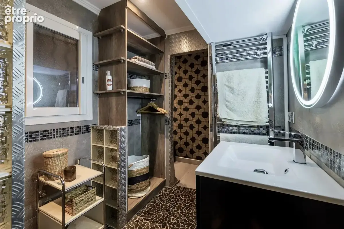 Nice Le Port- Grand studio rénové – Location saisonnière autorisée - photo 5