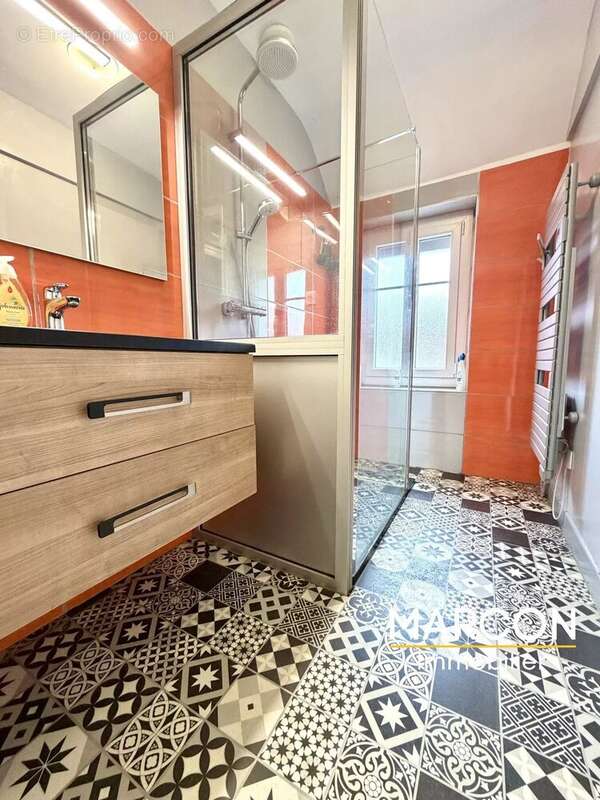 Maison à LE BOURG-D'HEM