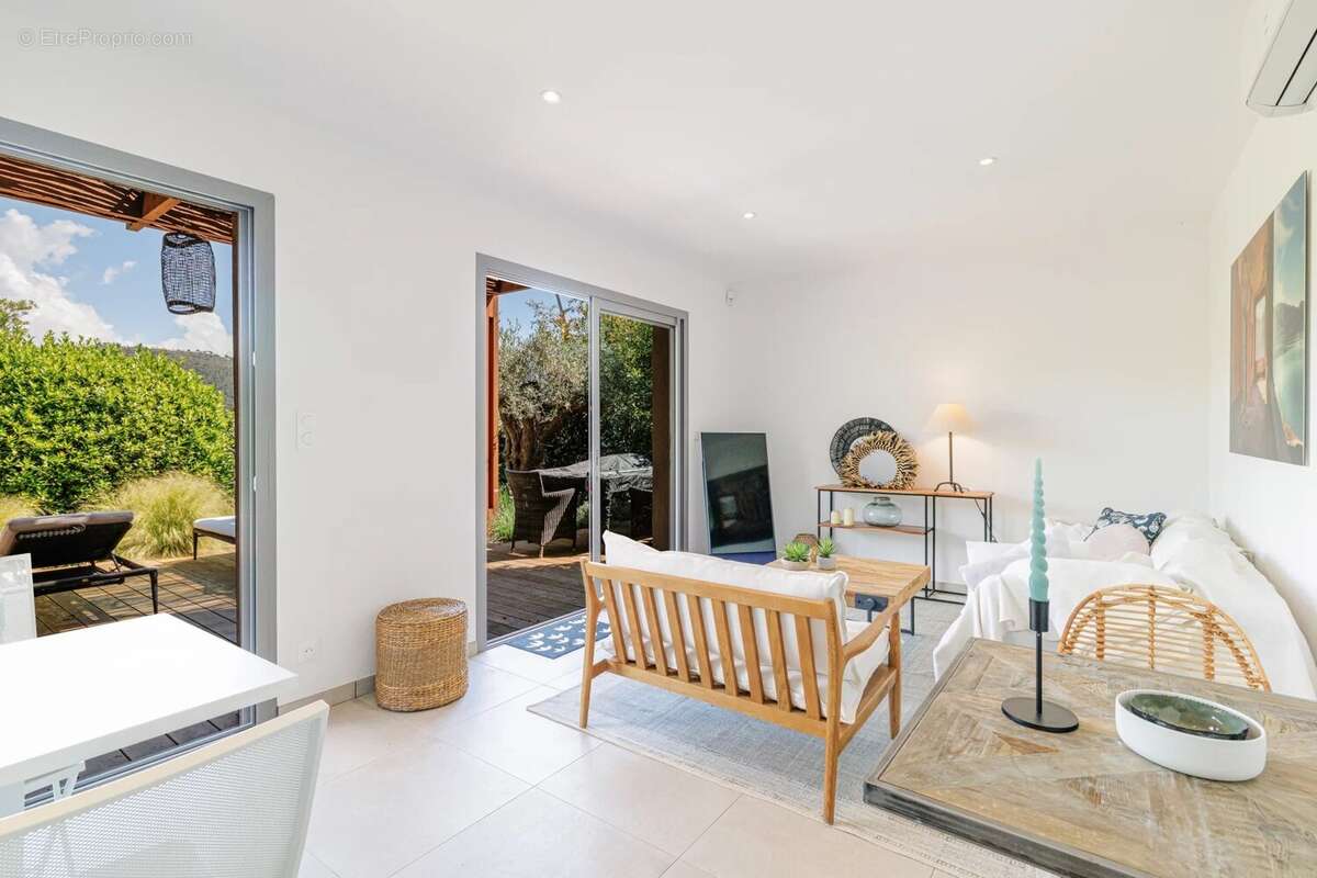 Maison à THEOULE-SUR-MER