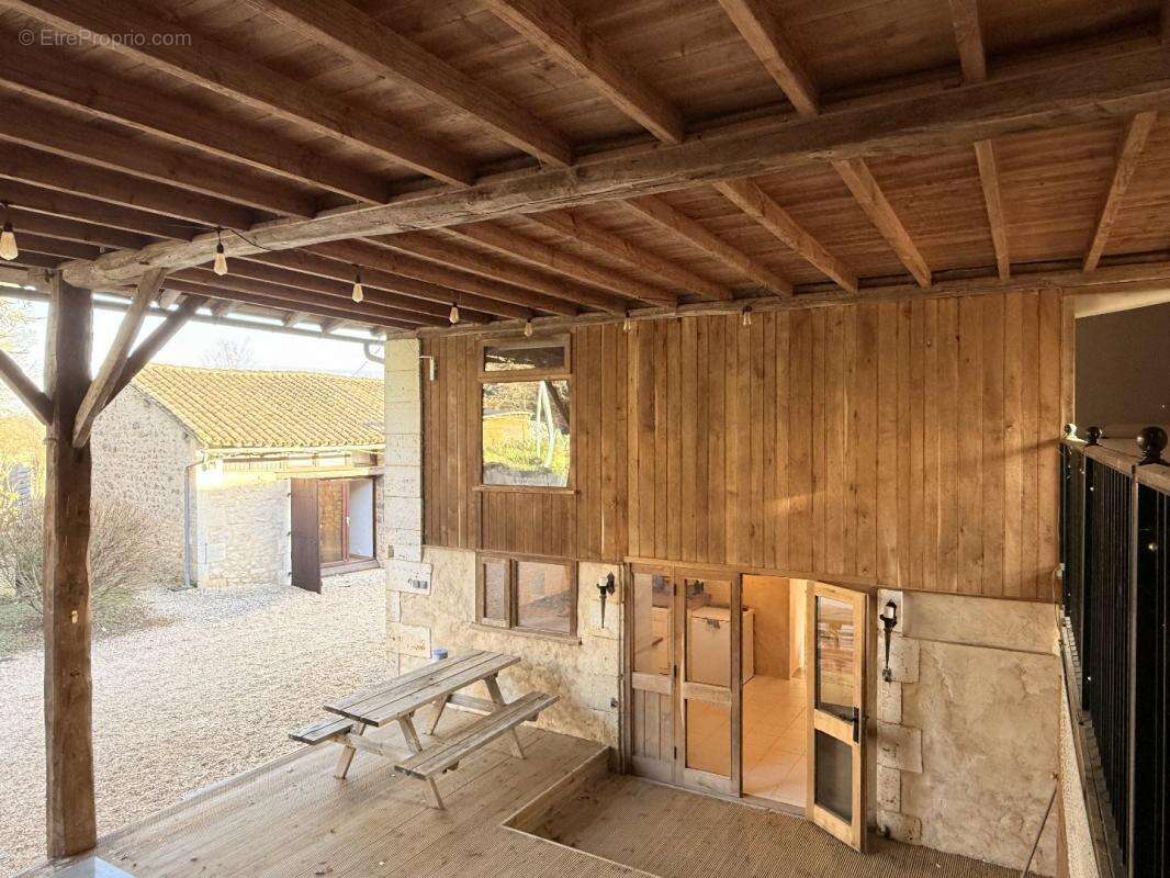 Maison à GRASSAC