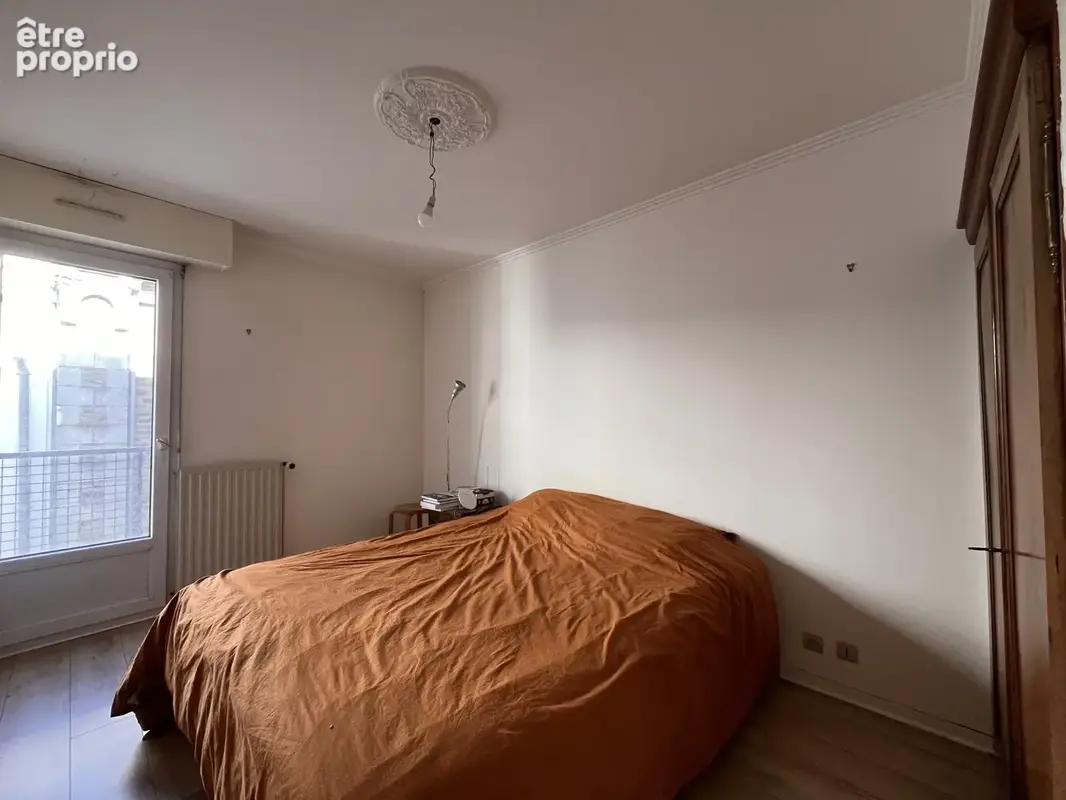 Nantes Centre - quartier Viarme - Grand Appartement T3 - Terrasse - Garage boxé - Cave - photo 13