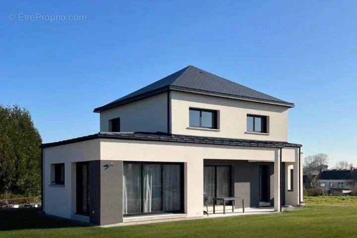 Terrain à SAINT-NIZIER-DU-MOUCHEROTTE