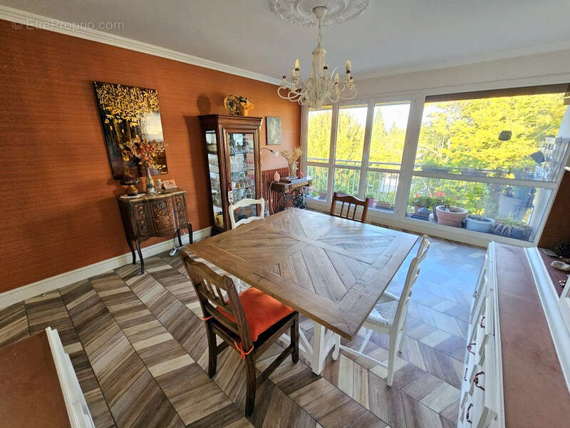 Appartement à SAINT-CYR-SUR-LOIRE