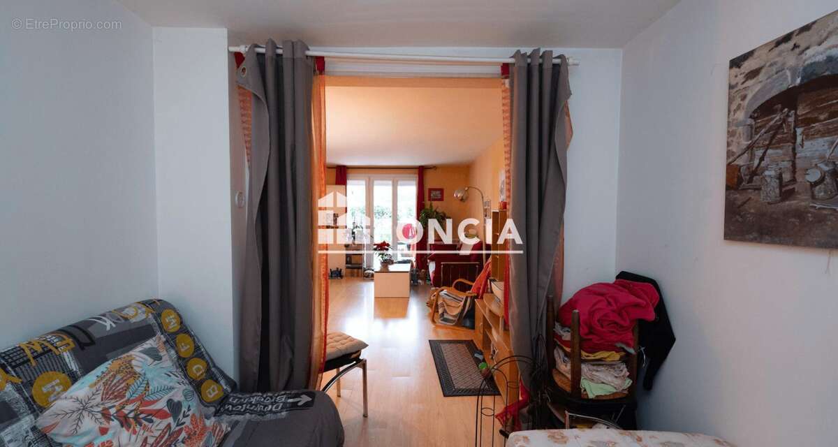 Appartement à GUILHERAND-GRANGES