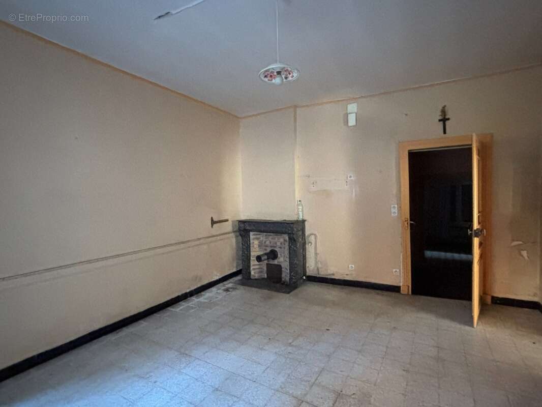  À VENDRE – Maison de Maître de caractère – Glageon (59132) - photo 9
