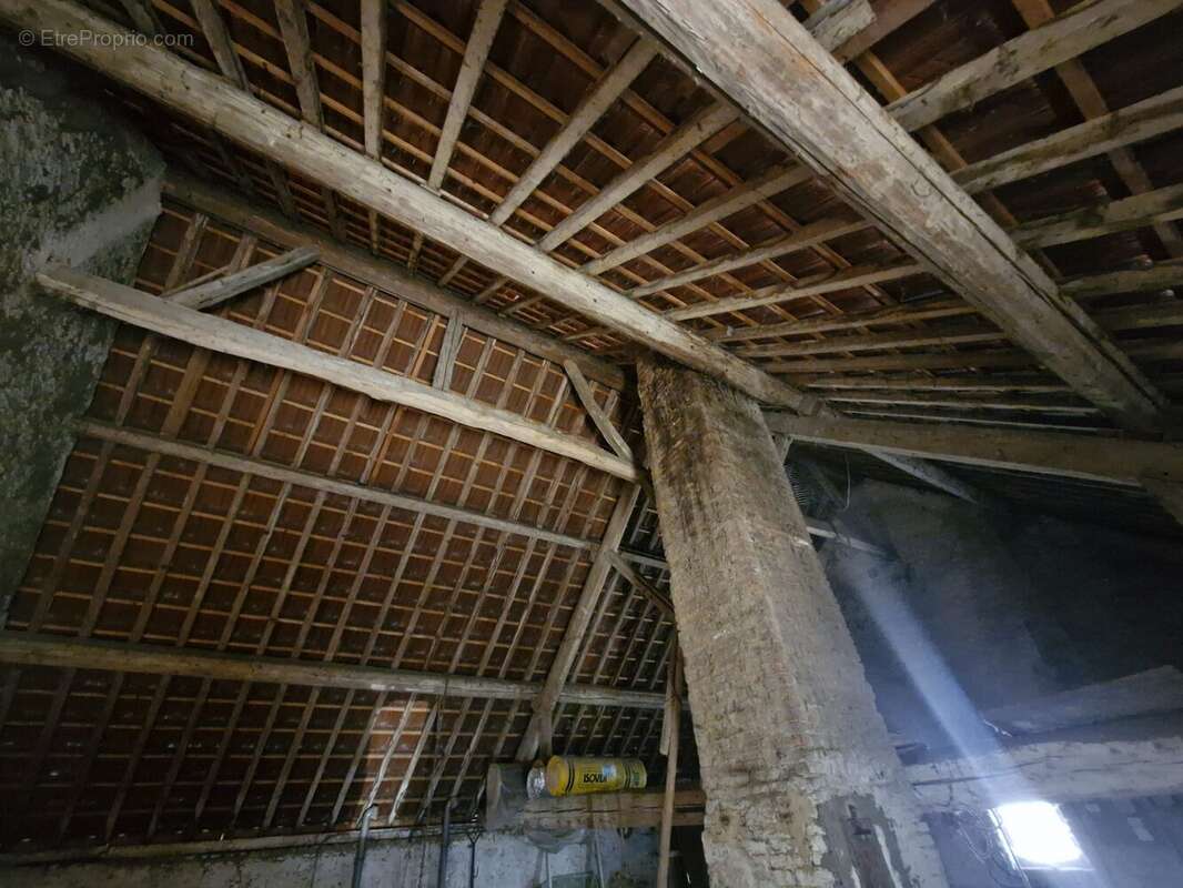 Maison à LONGEPIERRE