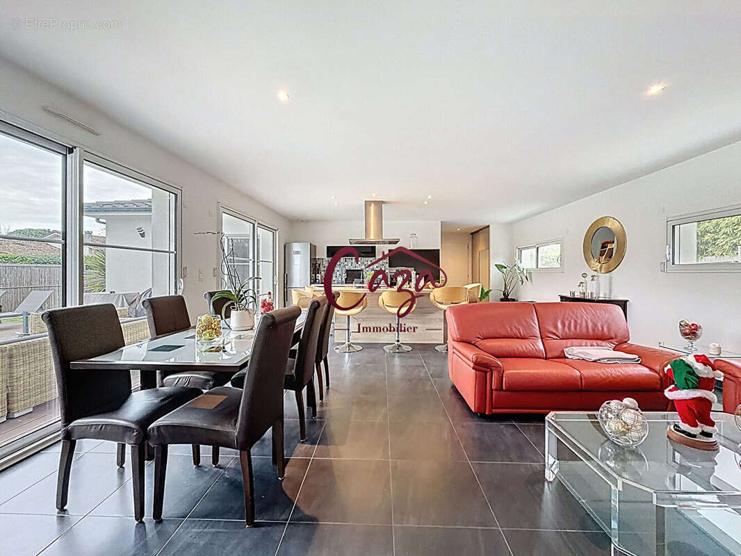 Maison à FARGUES-SAINT-HILAIRE