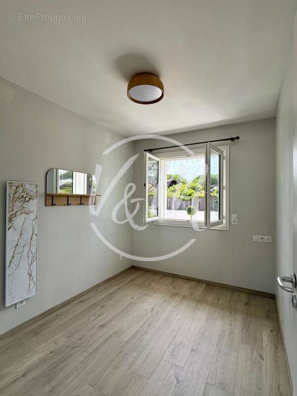 Maison 110 m² à Ares  - photo 7
