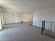 Appartement à COMBAILLAUX