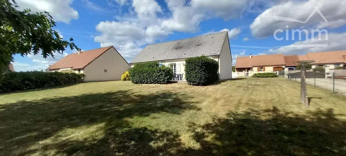 Maison à NEUNG-SUR-BEUVRON