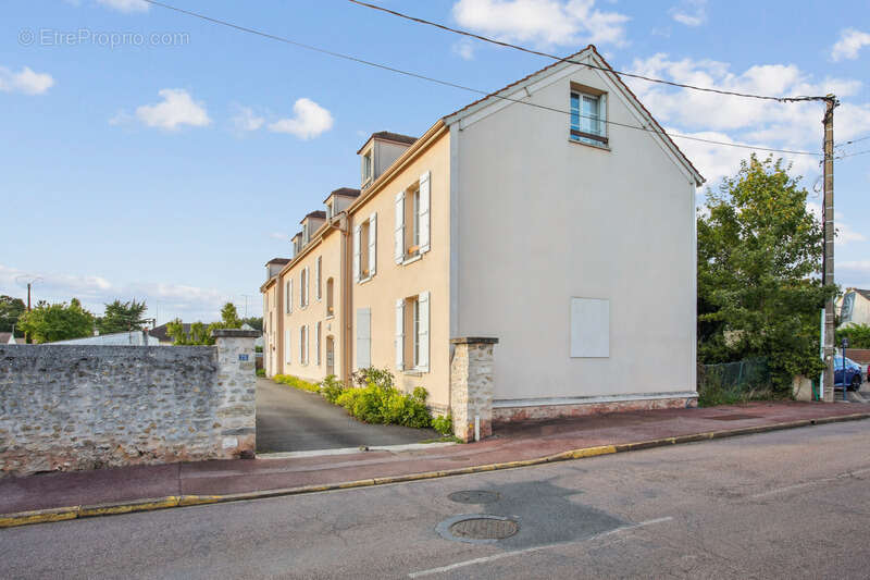 Appartement à MORIGNY-CHAMPIGNY