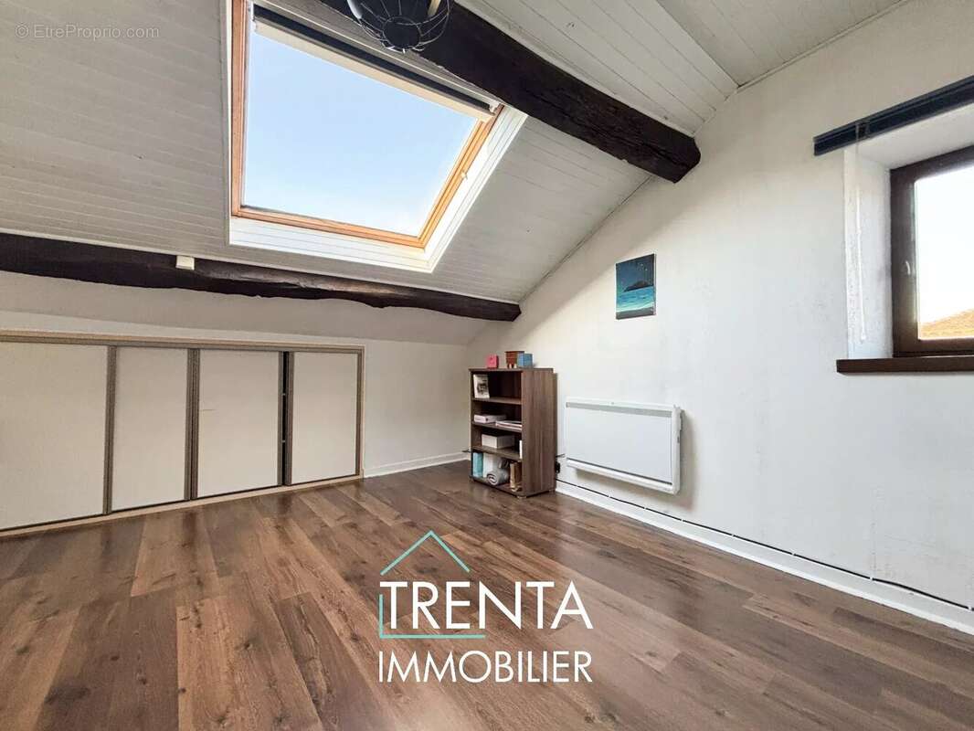 Appartement à CHIRENS