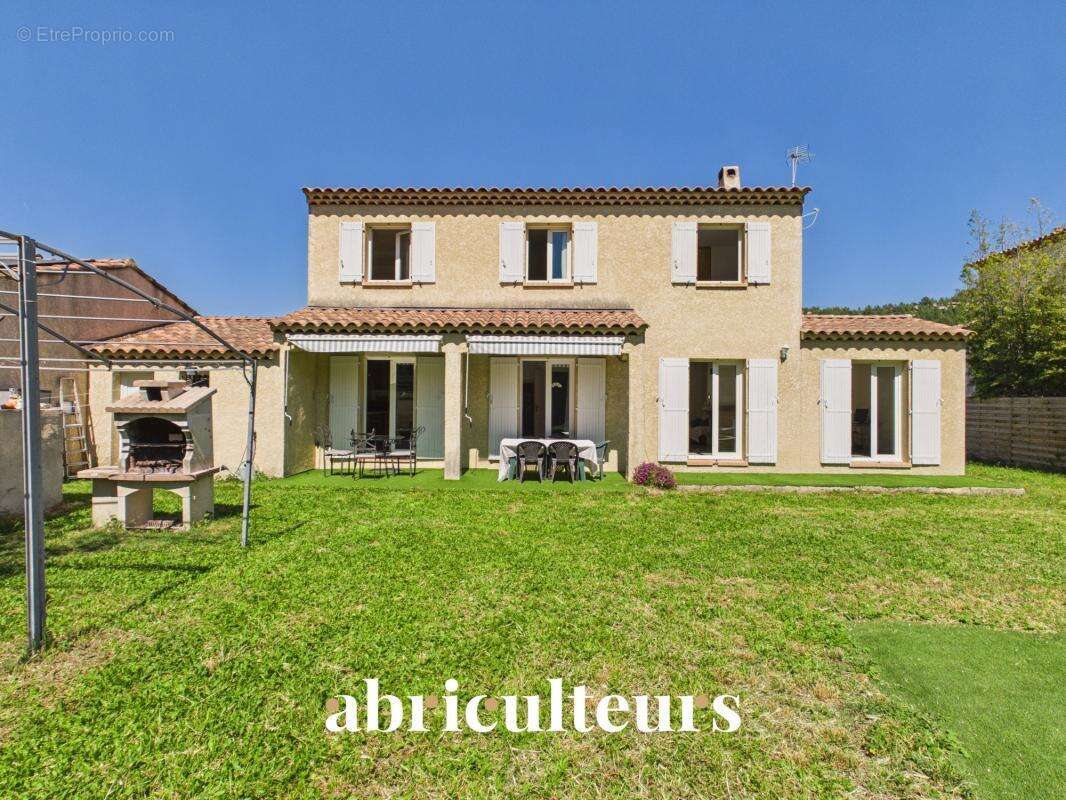 Maison familiale 5 chambres avec piscine sur terrain de 1 600 m² à Saint-Chamas (13250) - photo 17