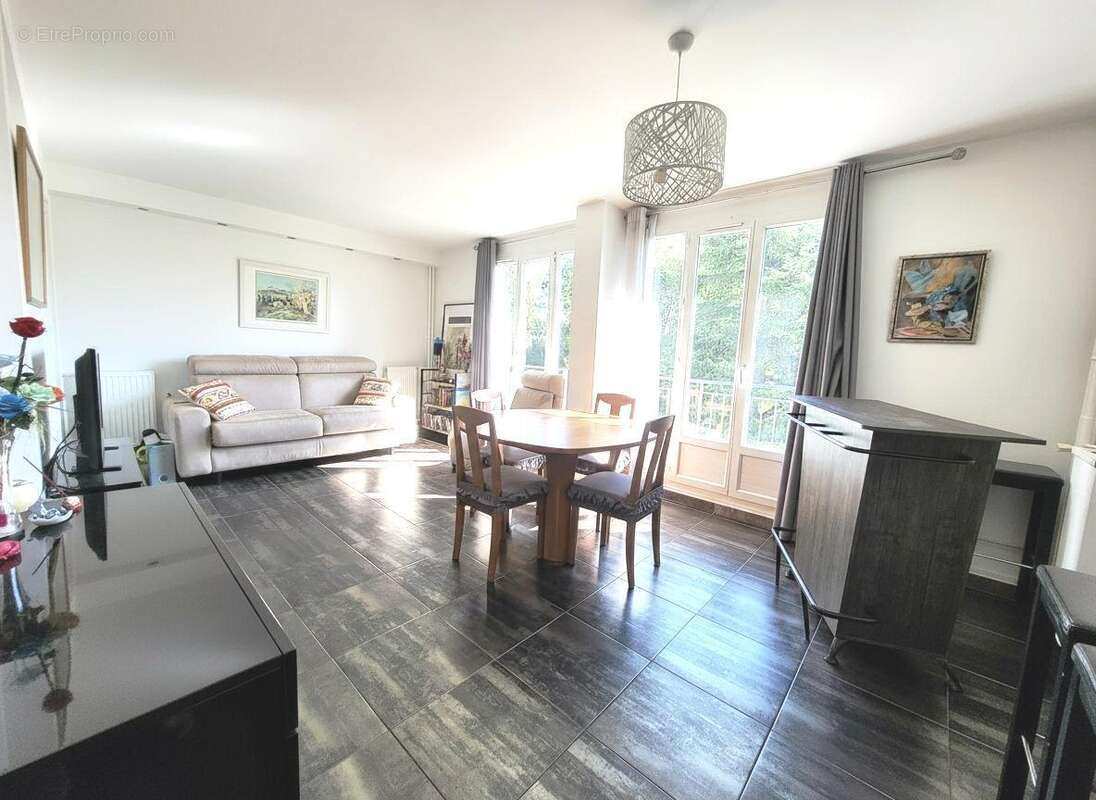 Appartement à ROSNY-SOUS-BOIS