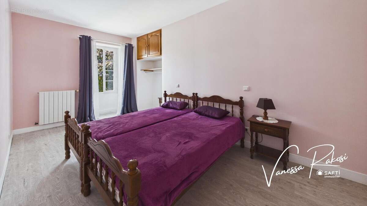 Maison 137 m² à La Chapelle-Des-Pots  - photo 6