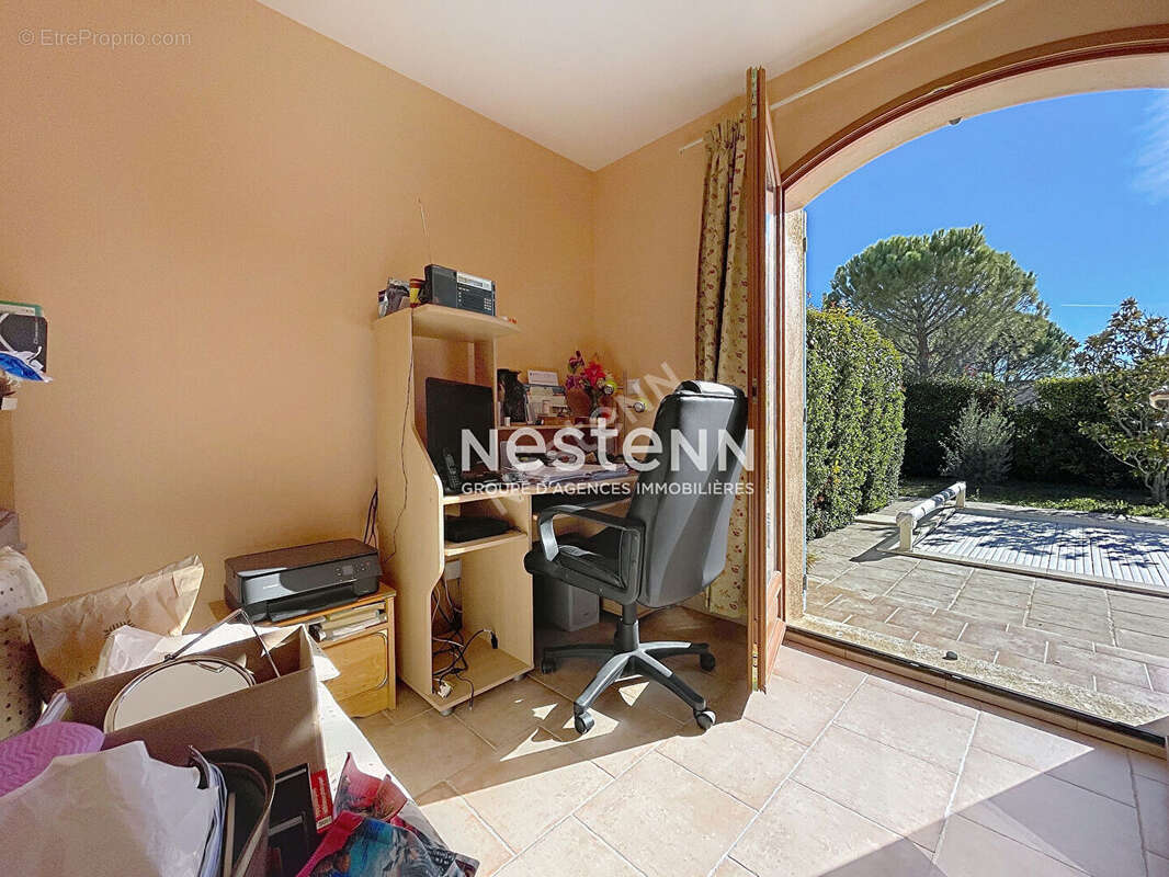 Calme absolu aux portes de la campagne - Villa indépendante de 166m2 habitables, 6 pièces, 4 chambres, vaste jardin, garage, pis - photo 5