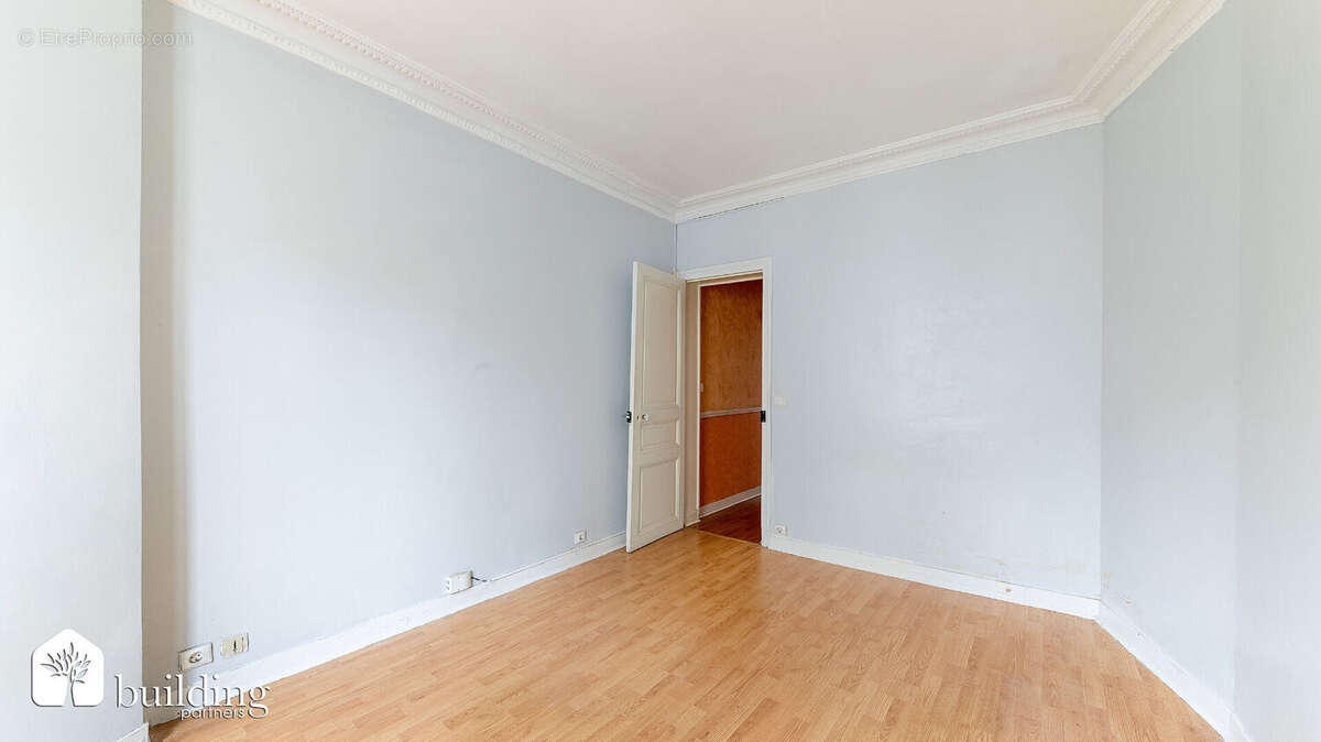 Appartement à COURBEVOIE