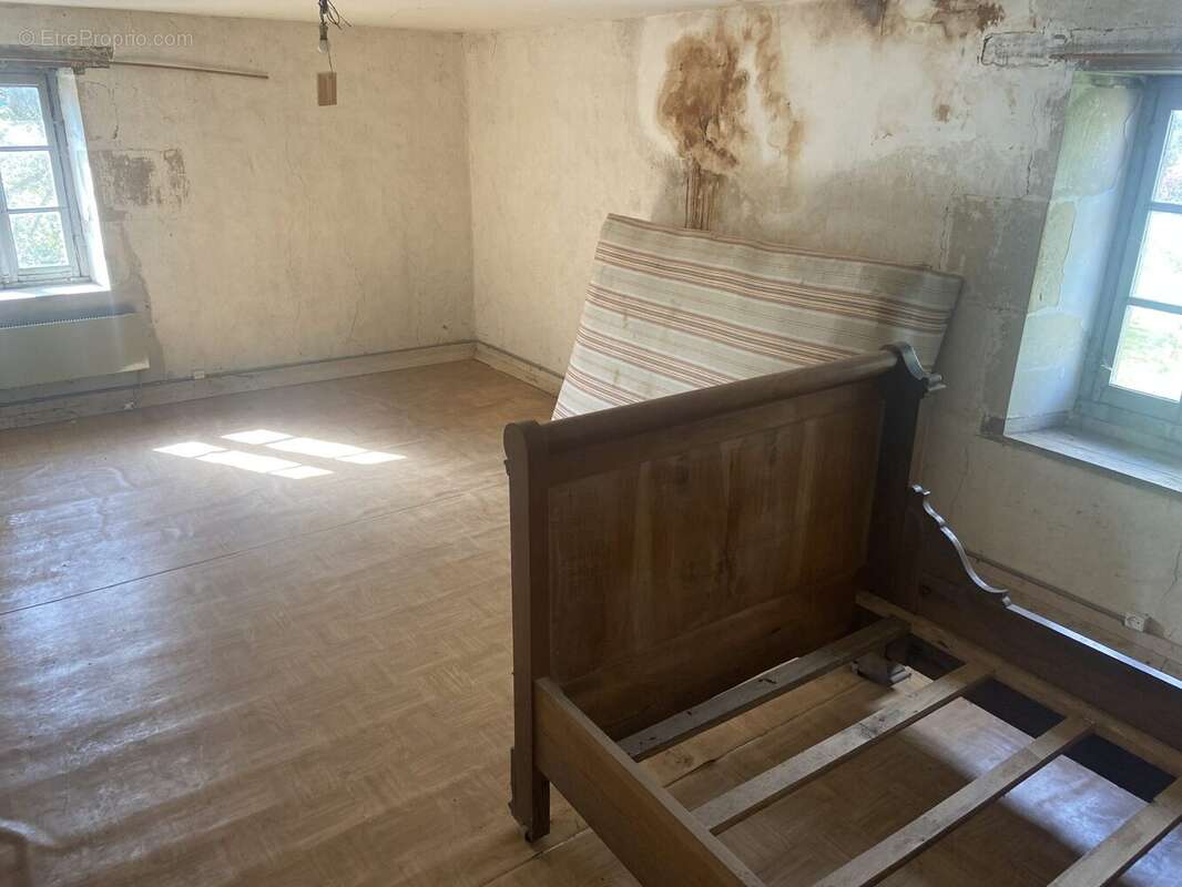 Maison à LA CHAPELLE-POUILLOUX