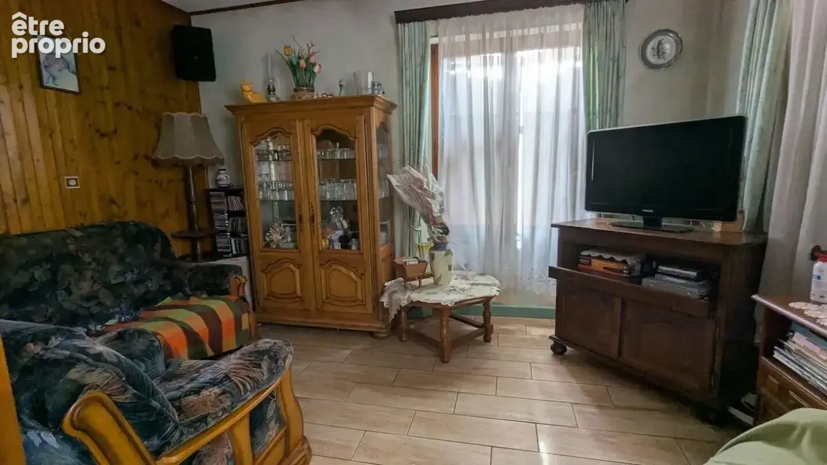Pour investisseur : immeuble 2 appartements en location + 6 garages - photo 4