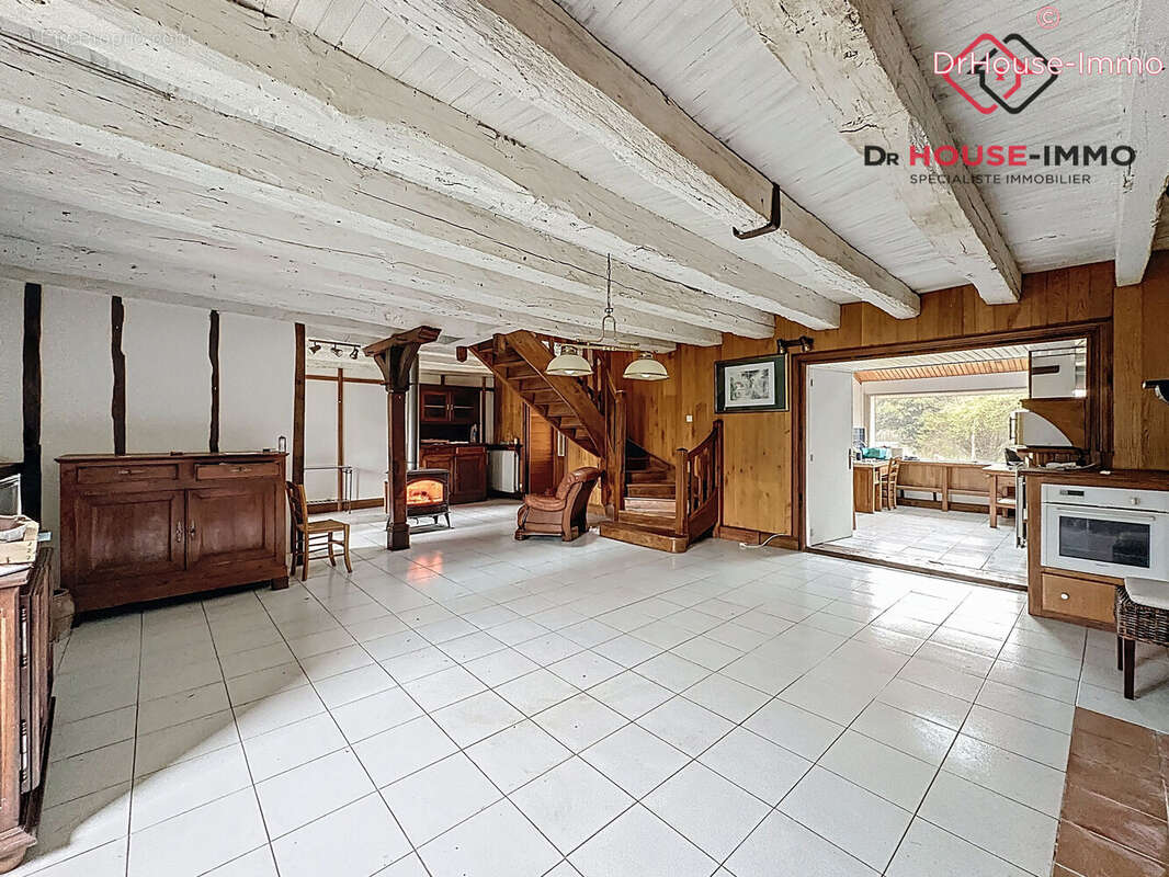 Maison à SAINT-SAUD-LACOUSSIERE