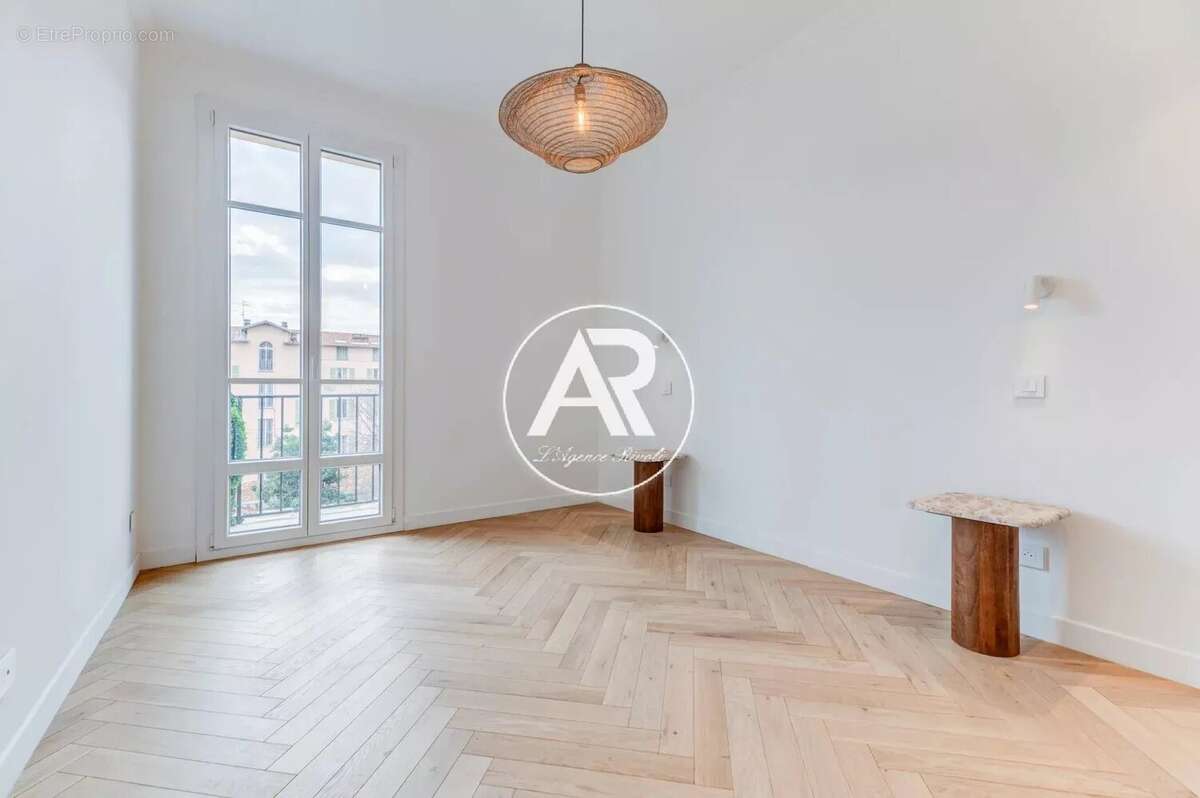 NICE – CARRÉ D’OR  Superbe bourgeois - 4 pièces avec balcon - photo 12