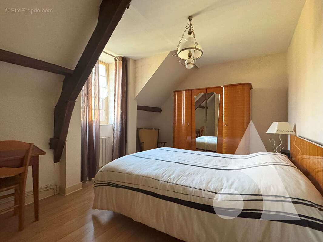 Maison à LES EYZIES-DE-TAYAC-SIREUIL