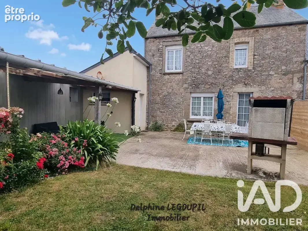 Photo 1 - Maison à REVILLE